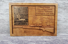 Load image into Gallery viewer, Customizable Hunting Plaque With Photo (Oak Wood)