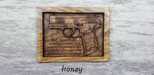 Load image into Gallery viewer, Handgun With Second Amendment
